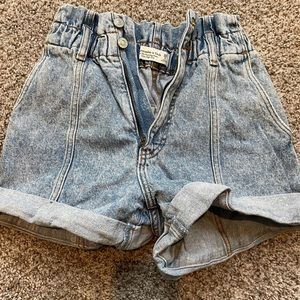 Abercrombie & Fitch paperbag shorts
